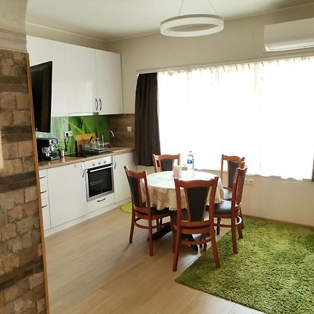 Guest Apartment Monarch 스몰랸 외부 사진