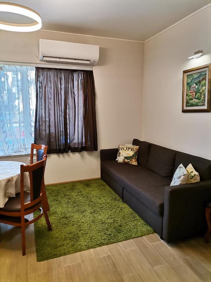 Guest Apartment Monarch 스몰랸 외부 사진