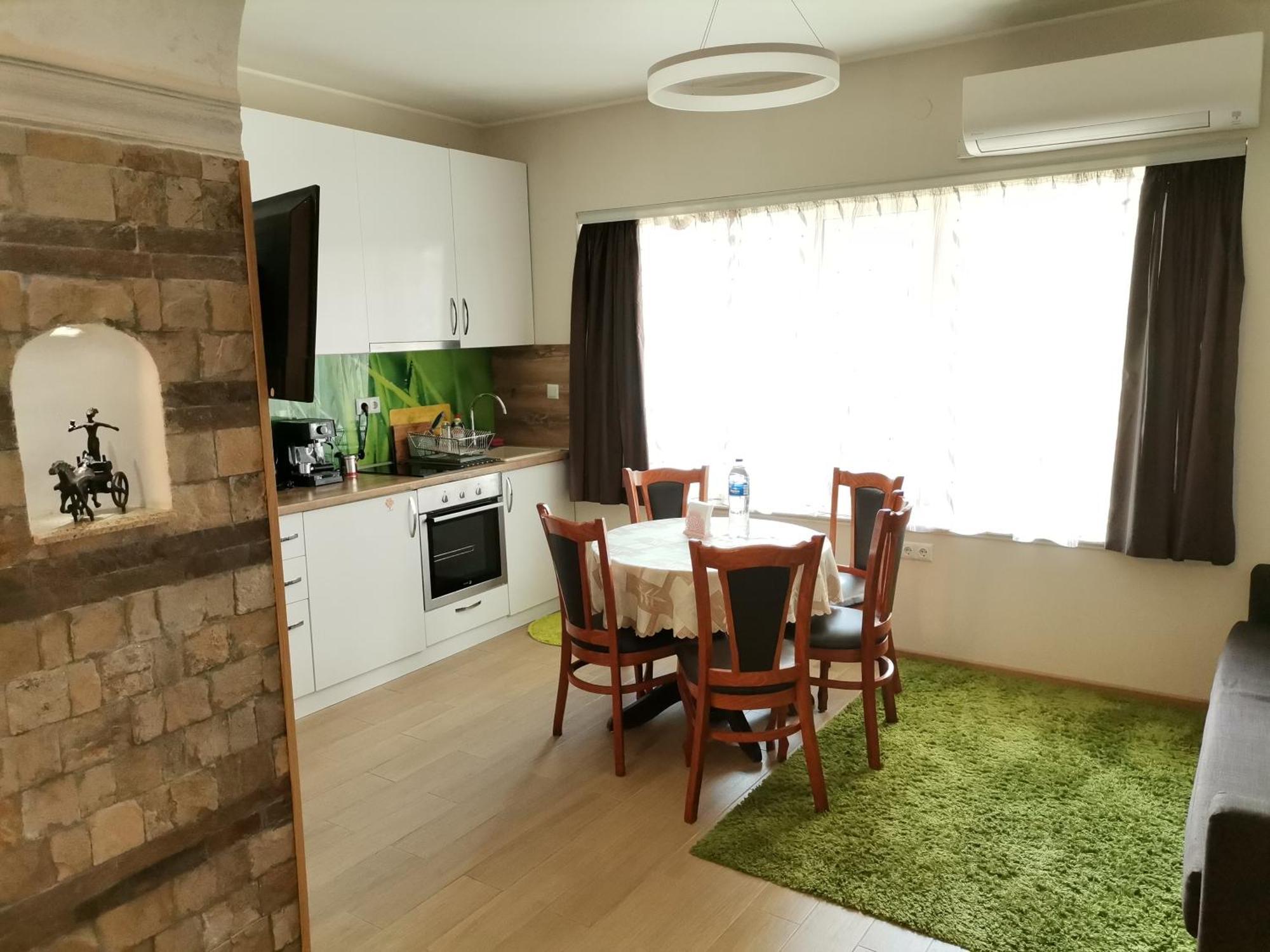 Guest Apartment Monarch 스몰랸 외부 사진